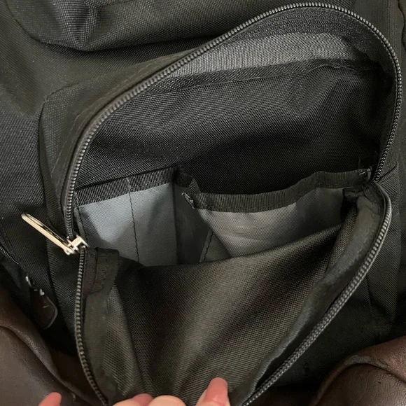 Large Backpack - Picture 4 of 7